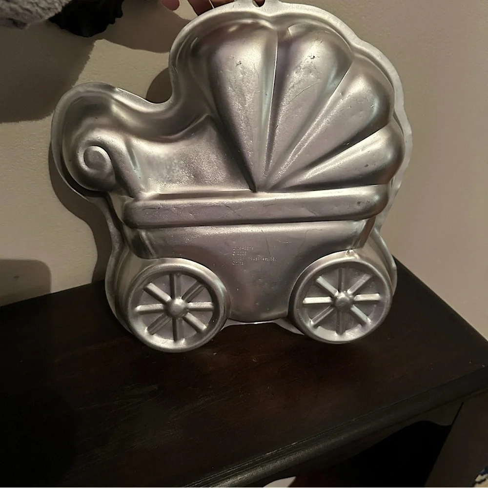 3/$20 💥 Wilton‎ Baby Carriage Babyshower Cake Pan